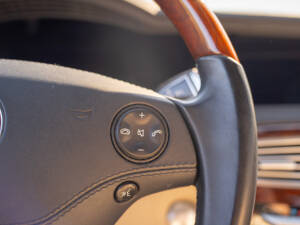 Image 53/67 of Mercedes-Benz CL 500 (2006)