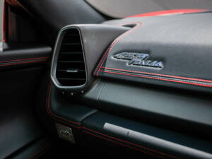 Image 17/50 of Ferrari 458 Italia (2012)