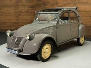 Image 6/19 of Citroën 2 CV A (1953)