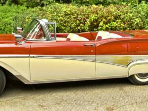 Imagen 13/50 de Ford Fairlane 500 Skyliner (1958)