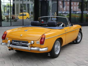 Image 23/53 of MG MGB (1973)