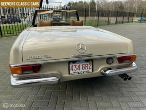 Image 7/20 of Mercedes-Benz 280 SL (1970)