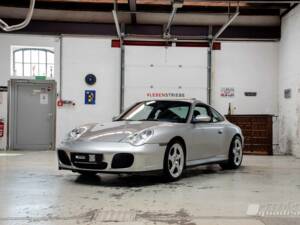 Image 7/11 of Porsche 911 Carrera 4S (2002)