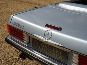 Bild 24/50 von Mercedes-Benz 280 SL (1984)