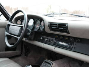 Image 47/97 of Porsche 911 Carrera 4 (1991)