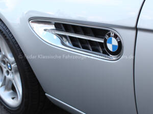 Image 16/25 of BMW Z8 (2001)