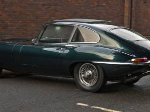 Image 12/50 of Jaguar E-Type (2+2) (1966)
