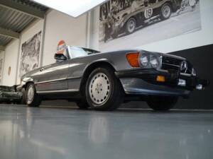 Bild 26/50 von Mercedes-Benz 560 SL (1989)