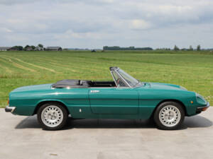 Image 41/50 of Alfa Romeo 2000 Spider Veloce (1979)