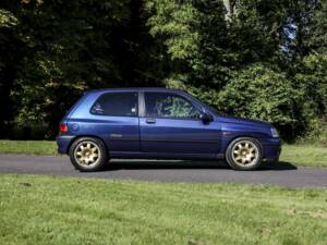 Image 8/49 of Renault Clio I Williams (1994)