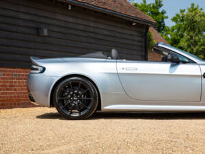 Image 28/78 of Aston Martin V12 Vantage S (2015)