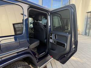 Bild 14/30 von Mercedes-Benz G 500 (lang) (2023)