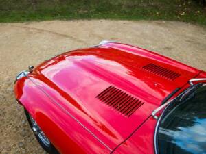 Image 30/50 of Jaguar E-Type V12 (2+2) (1971)