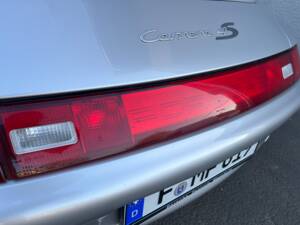 Image 17/41 of Porsche 911 Carrera 4S (1997)