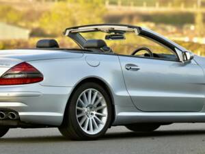 Imagen 16/50 de Mercedes-Benz SL 55 AMG (2006)