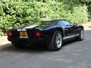 Image 6/15 of Ford GT (2006)