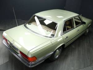 Image 6/30 de Mercedes-Benz 280 SE (1978)