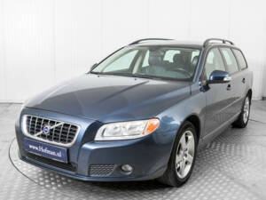 Imagen 17/46 de Volvo V70 D5 (2008)