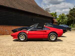 Afbeelding 14/44 van Ferrari 308 GTB Quattrovalvole (1984)