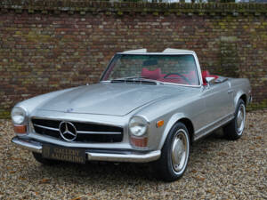 Image 22/50 of Mercedes-Benz 280 SL (1969)