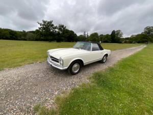 Image 24/37 de Mercedes-Benz 230 SL (1964)