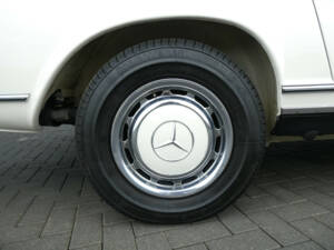 Bild 23/30 von Mercedes-Benz 280 SL (1970)