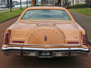 Immagine 9/25 di Lincoln Continental Mark V (1978)