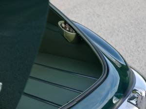 Immagine 37/50 di Jaguar E-Type (1968)