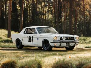Image 5/20 of Ford Mustang Notchback (1965)