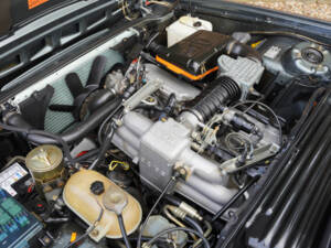 Image 14/50 of BMW M 635 CSi (1988)