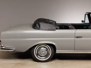 Bild 8/43 von Mercedes-Benz 250 SE (1967)
