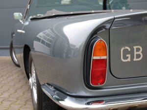 Image 20/24 of Aston Martin DB 6 Volante (1967)