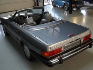 Bild 50/50 von Mercedes-Benz 560 SL (1989)