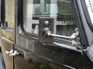 Image 28/40 of Austin FX 3 London Taxi (1957)