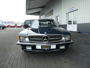 Image 2/26 of Mercedes-Benz 500 SL (1988)