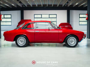 Immagine 5/25 di Alfa Romeo Giulia 1600 GT Junior (1974)