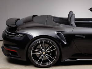 Image 8/37 of Porsche 911 Turbo S (2024)