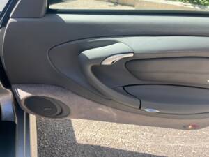Image 25/39 of Porsche 911 Carrera 4S (2002)