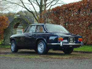 Image 4/50 of Alfa Romeo Giulia 1600 GT Junior (1977)