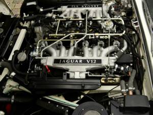 Imagen 31/50 de Jaguar E-Type V12 (1974)