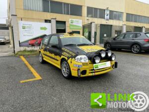 Bild 4/8 von Renault Clio II 2.0 16V Sport (2000)