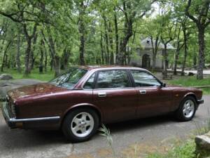 Immagine 7/7 di Jaguar XJ6 3.2 Sovereign (1994)