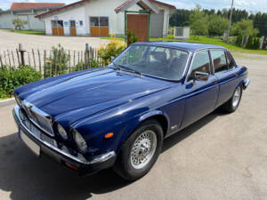 Image 5/36 de Jaguar XJ 6 4.2 (1984)