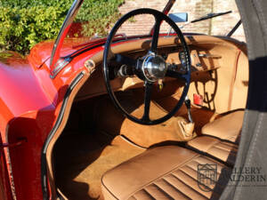 Image 22/50 of Jaguar XK 120 OTS (1954)