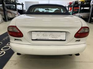 Immagine 23/28 di Jaguar XK8 4.0 (1997)