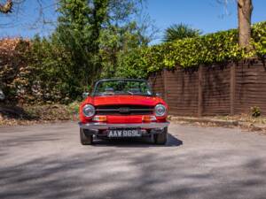 Image 18/41 of Triumph TR 6 (1972)