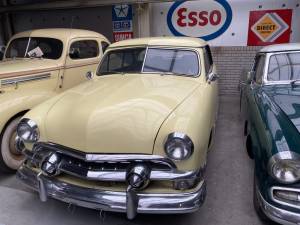Bild 5/13 von Ford Custom DeLuxe Club Coupe (1951)