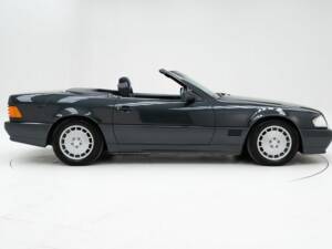 Image 6/15 of Mercedes-Benz 500 SL (1989)