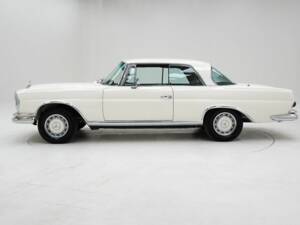 Image 8/15 of Mercedes-Benz 280 SE (1968)