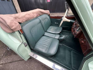 Image 18/24 of Jaguar XK 120 DHC (1953)